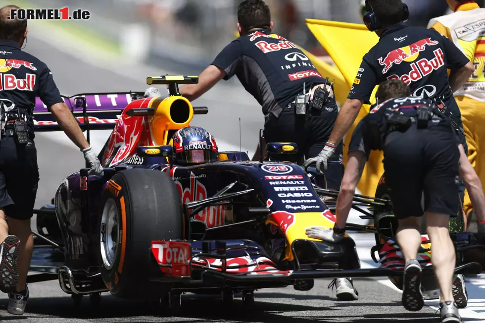 Foto zur News: Daniil Kwjat (Infiniti Red Bull Racing)