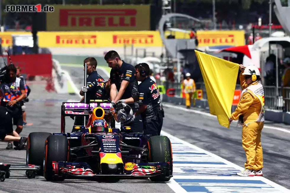 Foto zur News: Daniil Kwjat (Infiniti Red Bull Racing)