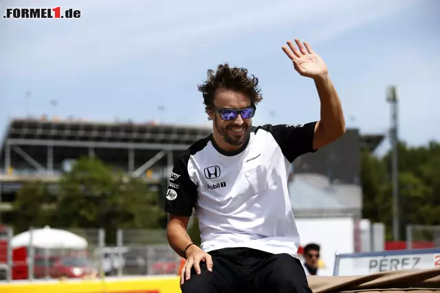 Foto zur News: Fernando Alonso (McLaren Honda)