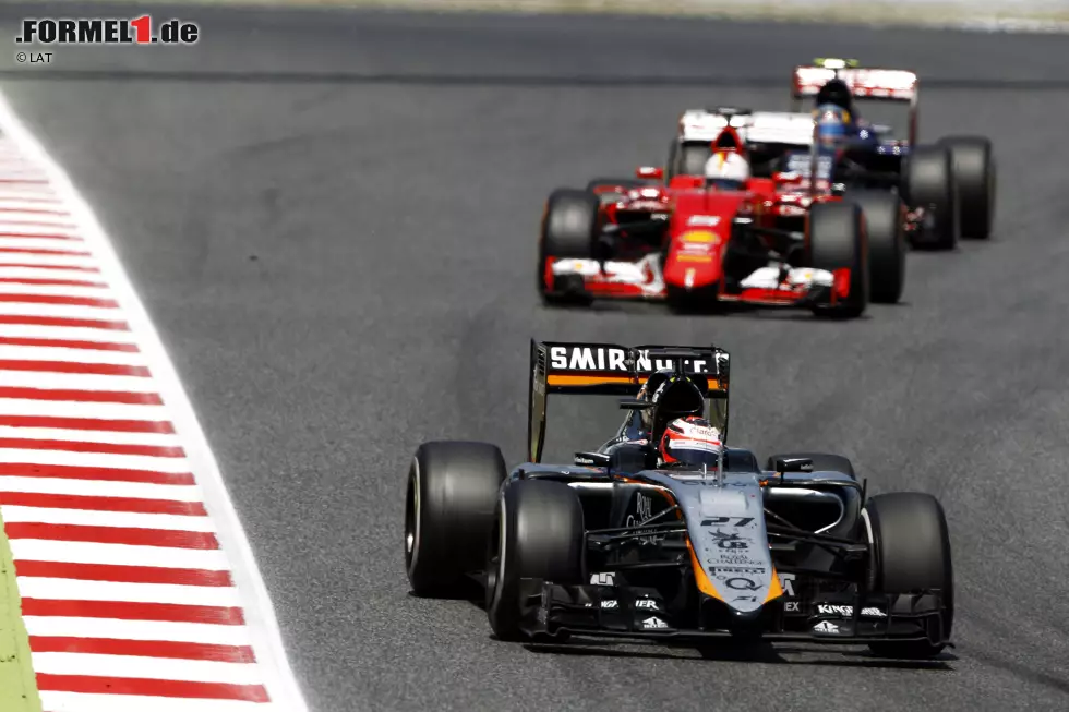 Foto zur News: Nico Hülkenberg (Force India) und Sebastian Vettel (Ferrari)