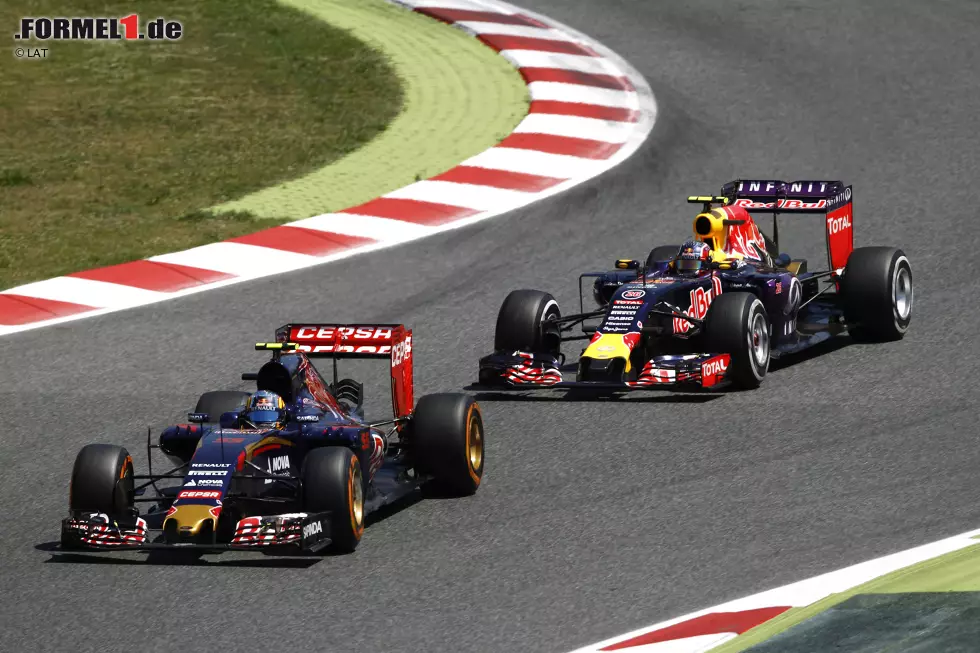 Foto zur News: Carlos Sainz (Toro Rosso) und Daniil Kwjat (Red Bull)