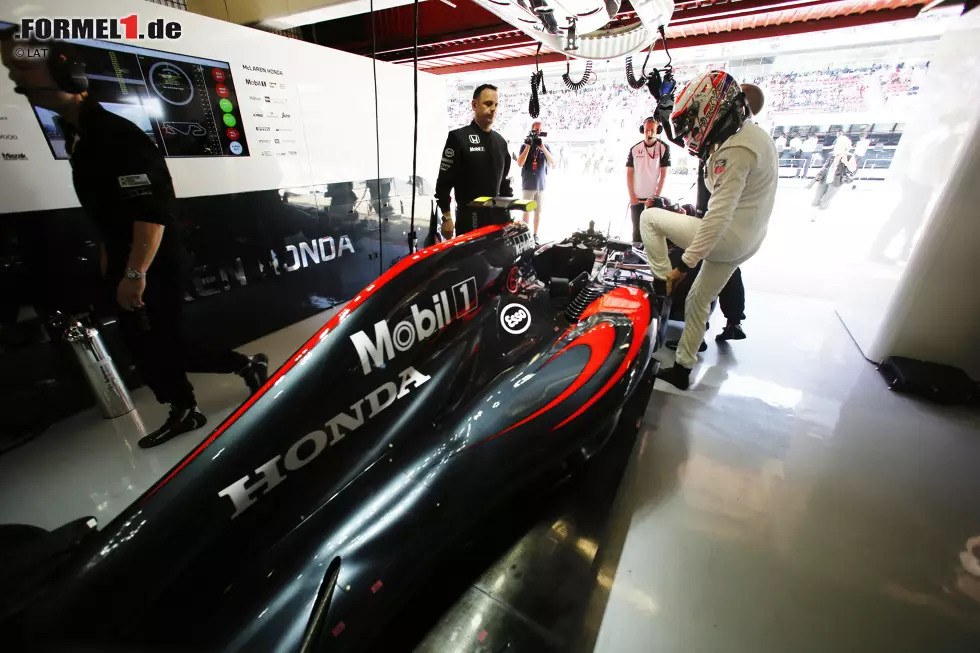 Foto zur News: Jenson Button (McLaren)