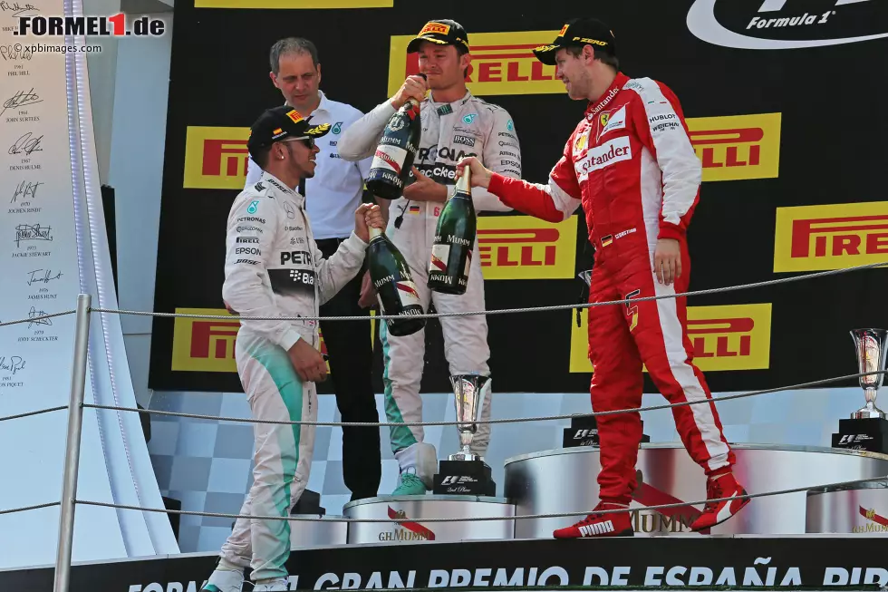 Foto zur News: Lewis Hamilton (Mercedes), Nico Rosberg (Mercedes) und Sebastian Vettel (Ferrari)