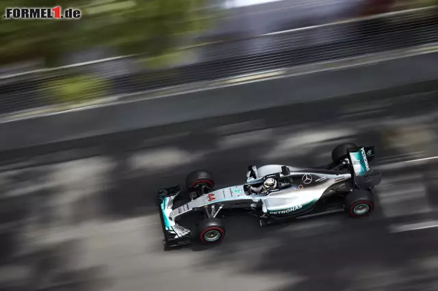 Foto zur News: Lewis Hamilton (Mercedes AMG Petronas Formula One Team)