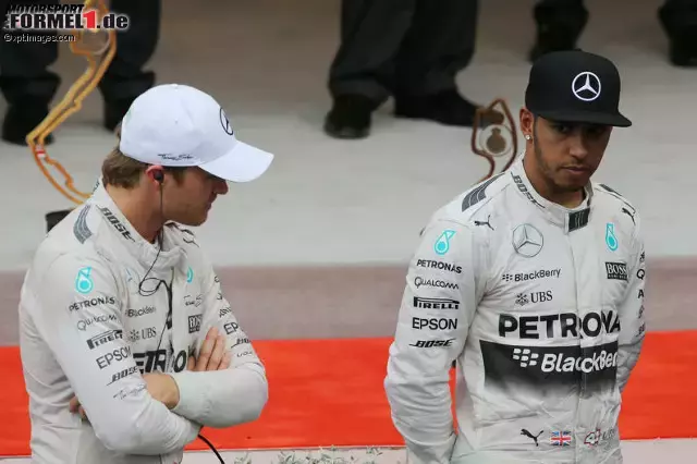 Foto zur News: Nico Rosberg und Lewis Hamilton (Mercedes AMG Petronas Formula One Team)