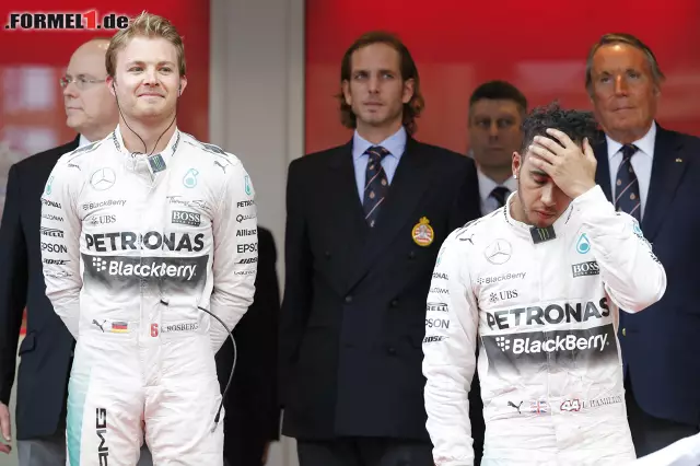 Foto zur News: Nico Rosberg und Lewis Hamilton (Mercedes AMG Petronas Formula One Team)