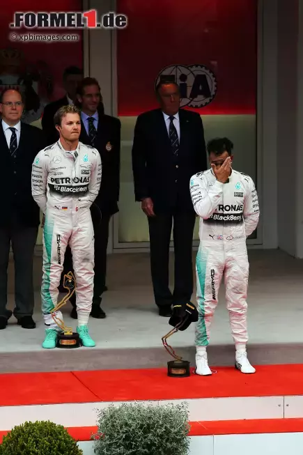 Foto zur News: Nico Rosberg (Mercedes) und Lewis Hamilton (Mercedes)