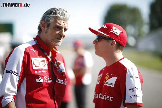 Foto zur News: Maurizio Arrivabene mit Kimi Räikkönen (Scuderia Ferrari)