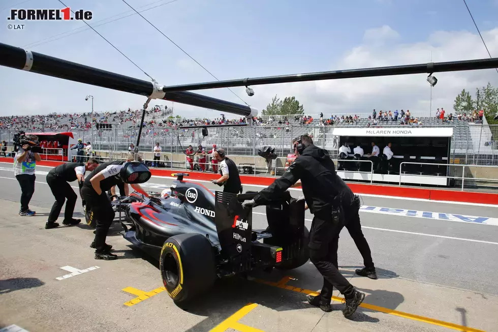 Foto zur News: Jenson Button (McLaren)