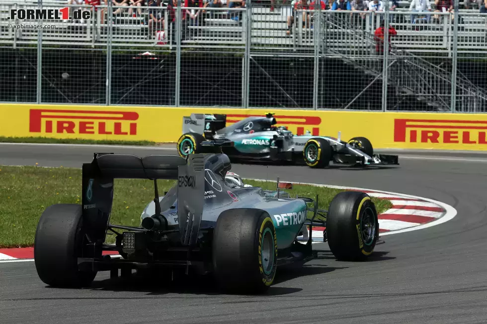 Foto zur News: Lewis Hamilton (Mercedes) und Nico Rosberg (Mercedes)