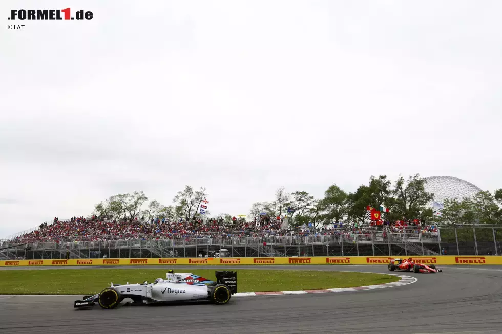 Foto zur News: Valtteri Bottas (Williams) und Kimi Räikkönen (Ferrari)