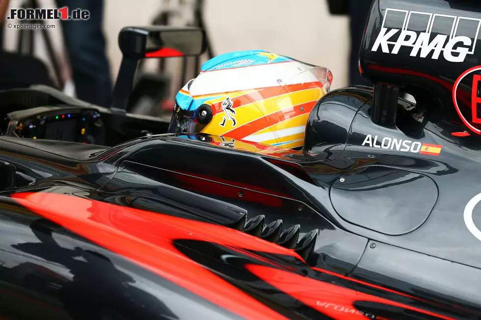 Foto zur News: Fernando Alonso (McLaren)