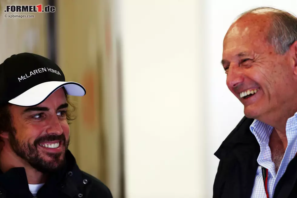 Foto zur News: Fernando Alonso (McLaren) und Ron Dennis