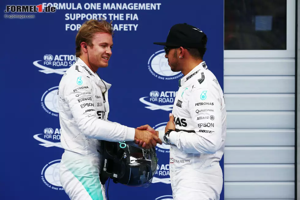 Foto zur News: Nico Rosberg (Mercedes) und Lewis Hamilton (Mercedes)