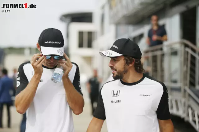 Foto zur News: Große Enttäuschung weider bei Jenson Button und Fernando Alonso (McLaren Honda) - Rang 17 und 18!