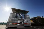 Foto zur News: Das Motorhome von Force India