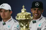 Foto zur News: Lewis Hamilton (Mercedes) und Nico Rosberg (Mercedes)