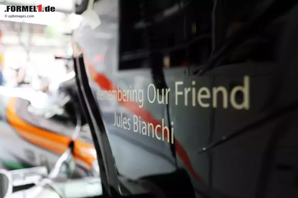 Foto zur News: Die Formel 1 nimmt Abschied von Jules Bianchi