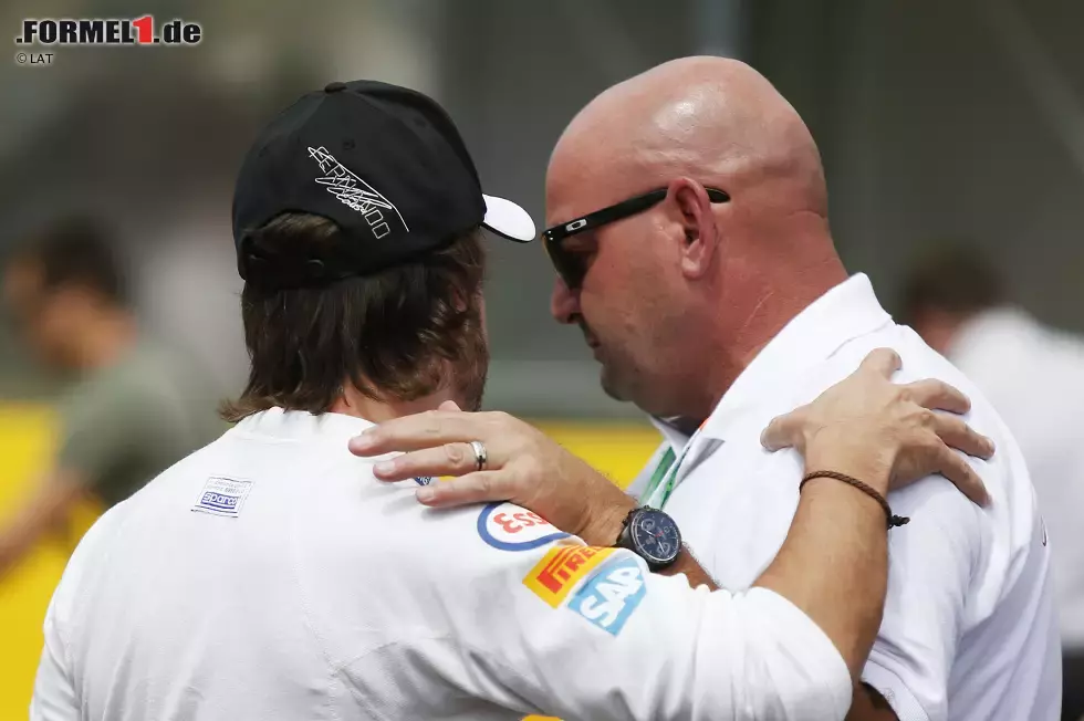 Foto zur News: Fernando Alonso (McLaren)