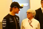 Foto zur News: Nico Rosberg (Mercedes) und Bernie Ecclestone