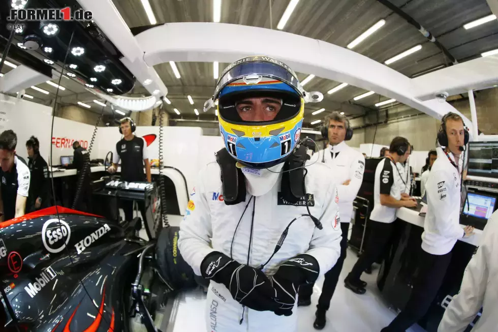 Foto zur News: Fernando Alonso (McLaren)