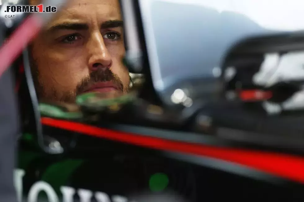 Foto zur News: Fernando Alonso (McLaren)