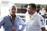 Foto zur News: Ron Dennis und Eric Boullier