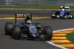 Foto zur News: Sergio Perez (Force India) und Marcus Ericsson (Sauber)