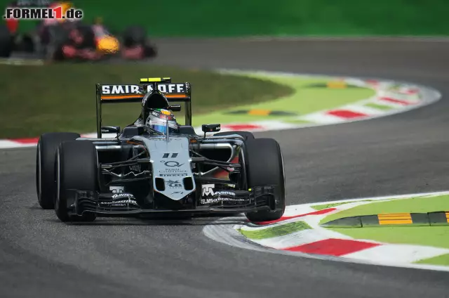 Foto zur News: Sergio Perez im Force India fuhr mit 1,229 Sekunden Abstand als Siebter ebenso in die Top 10 wie...