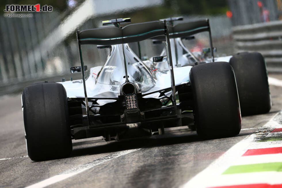 Foto zur News: Lewis Hamilton (Mercedes) und Nico Rosberg (Mercedes)