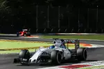 Foto zur News: Felipe Massa (Williams) und Sebastian Vettel (Ferrari)