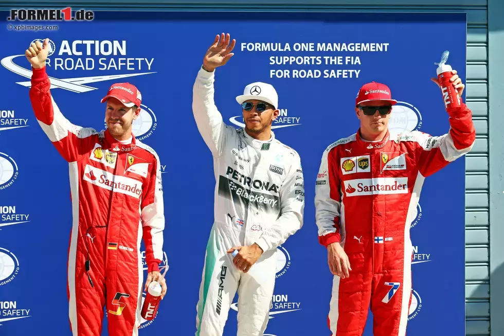 Foto zur News: Sebastian Vettel (Ferrari), Lewis Hamilton (Mercedes) und Kimi Räikkönen (Ferrari)