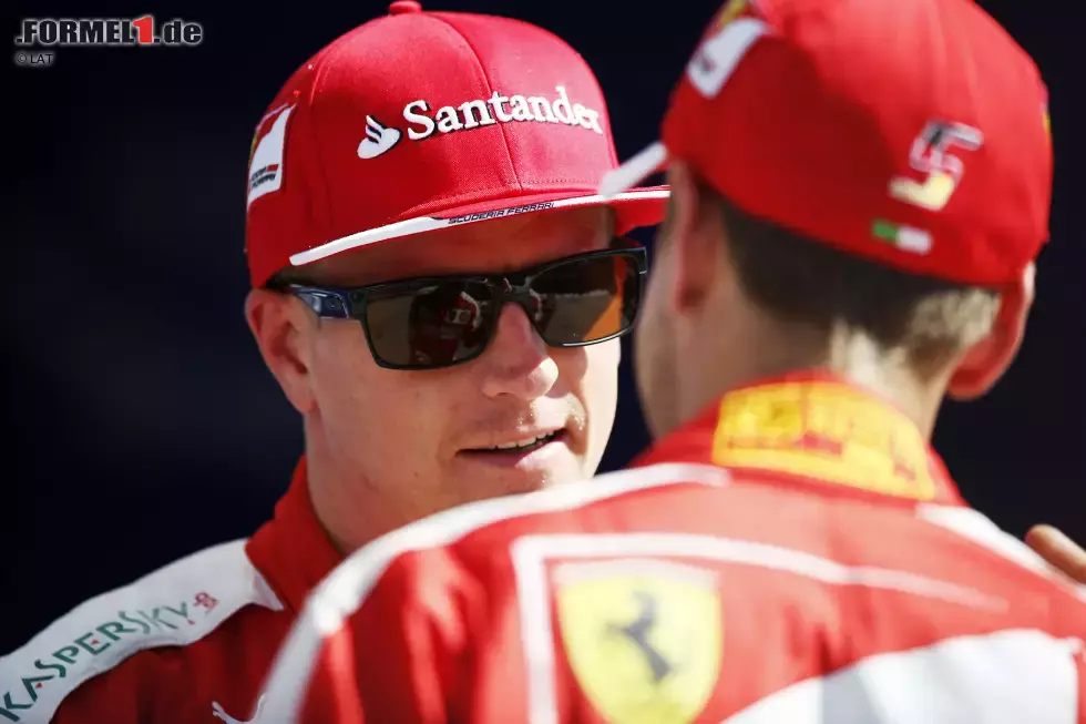 Foto zur News: Kimi Räikkönen (Ferrari) und Sebastian Vettel (Ferrari)