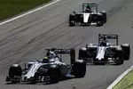 Foto zur News: Felipe Massa (Williams), Valtteri Bottas (Williams) und Nico Rosberg (Mercedes)