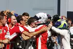 Foto zur News: Sebastian Vettel (Ferrari) und Felipe Massa (Williams)