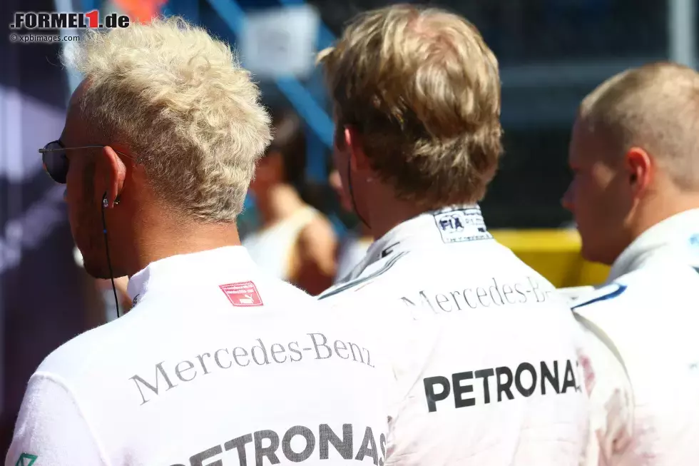 Foto zur News: Lewis Hamilton (Mercedes) und Nico Rosberg (Mercedes)