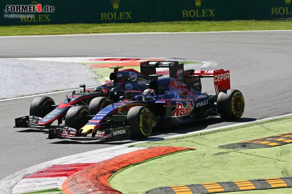 Foto zur News: Max Verstappen (Toro Rosso) und Jenson Button (McLaren)