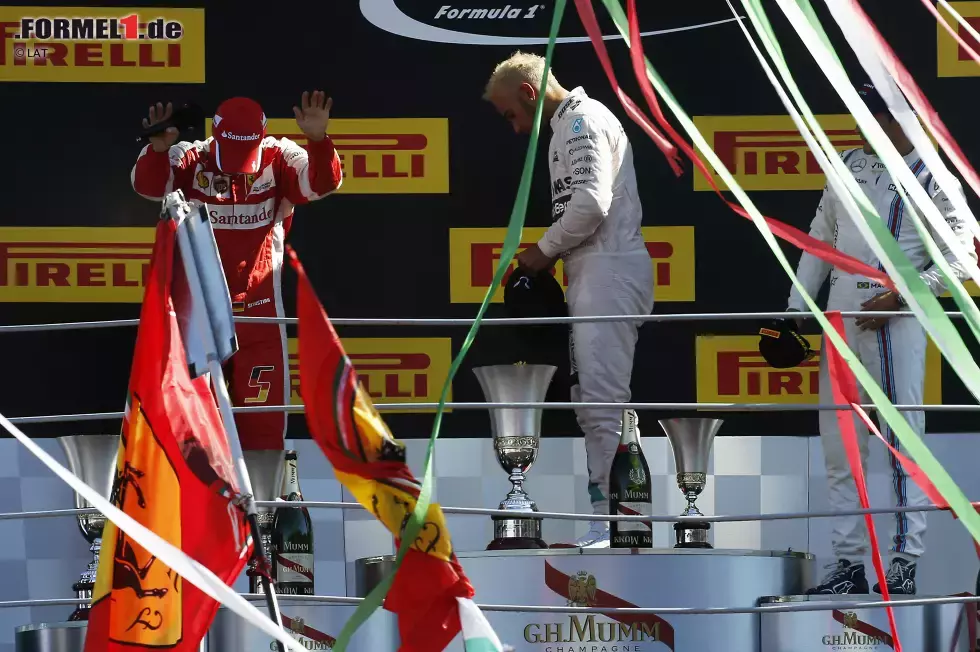 Foto zur News: Sebastian Vettel (Ferrari), Lewis Hamilton (Mercedes) und Felipe Massa (Williams)