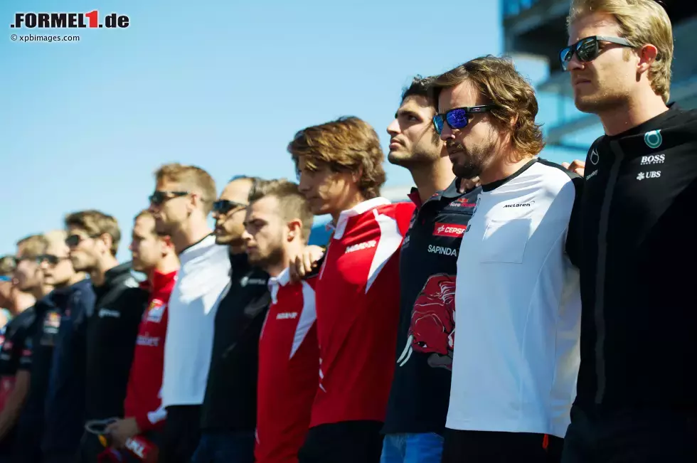 Foto zur News: Fernando Alonso (McLaren) und Justin Wilson (Andretti)