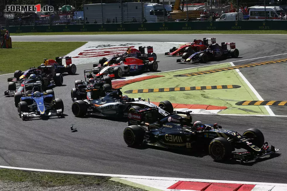 Foto zur News: Romain Grosjean (Lotus), Nico Hülkenberg (Force India), Marcus Ericsson (Sauber), Jenson Button (McLaren) und Fernando Alonso (McLaren)