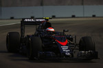 Foto zur News: Jenson Button (McLaren)