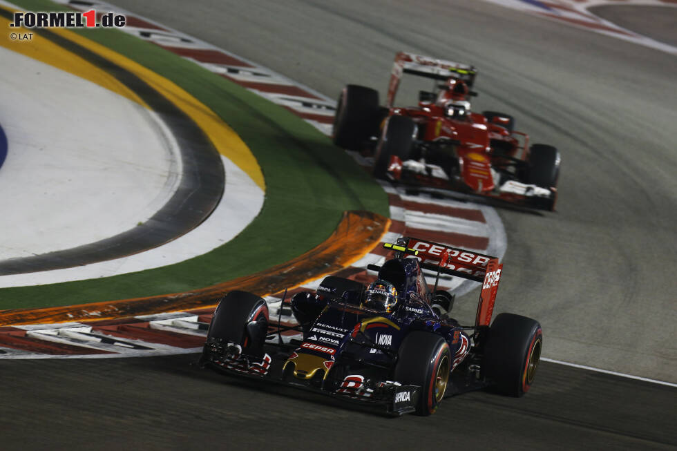 Foto zur News: Carlos Sainz (Toro Rosso) und Kimi Räikkönen (Ferrari)