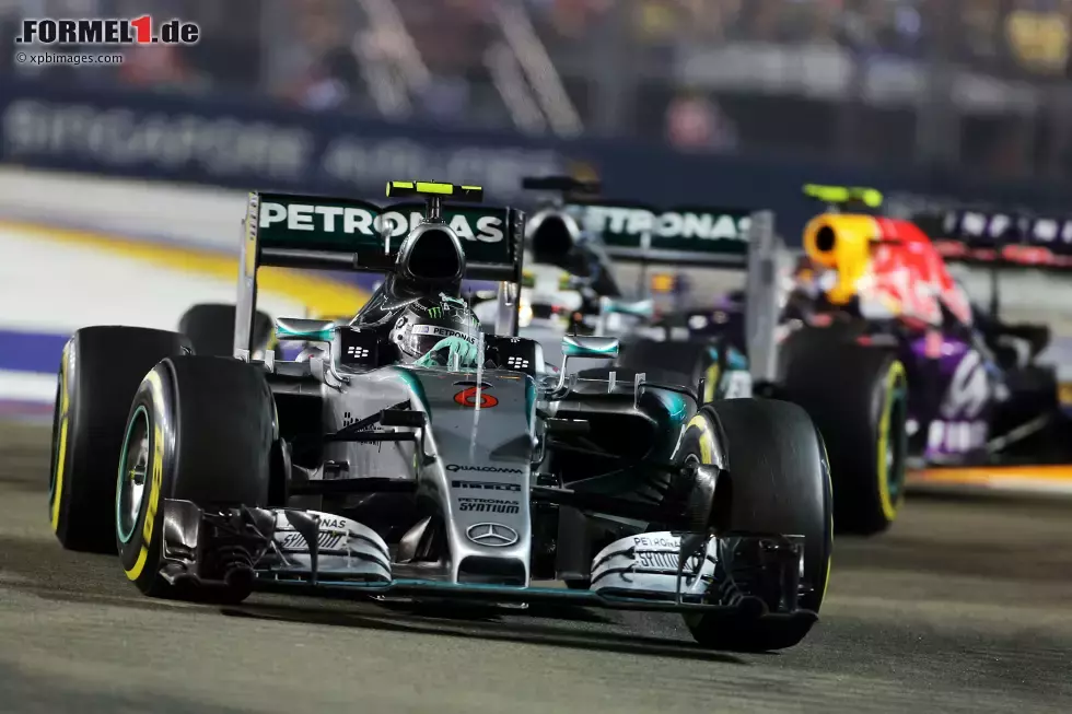 Foto zur News: Nico Rosberg (Mercedes) und Lewis Hamilton (Mercedes)