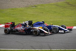 Foto zur News: Felipe Nasr (Sauber) und Max Verstappen (Toro Rosso)