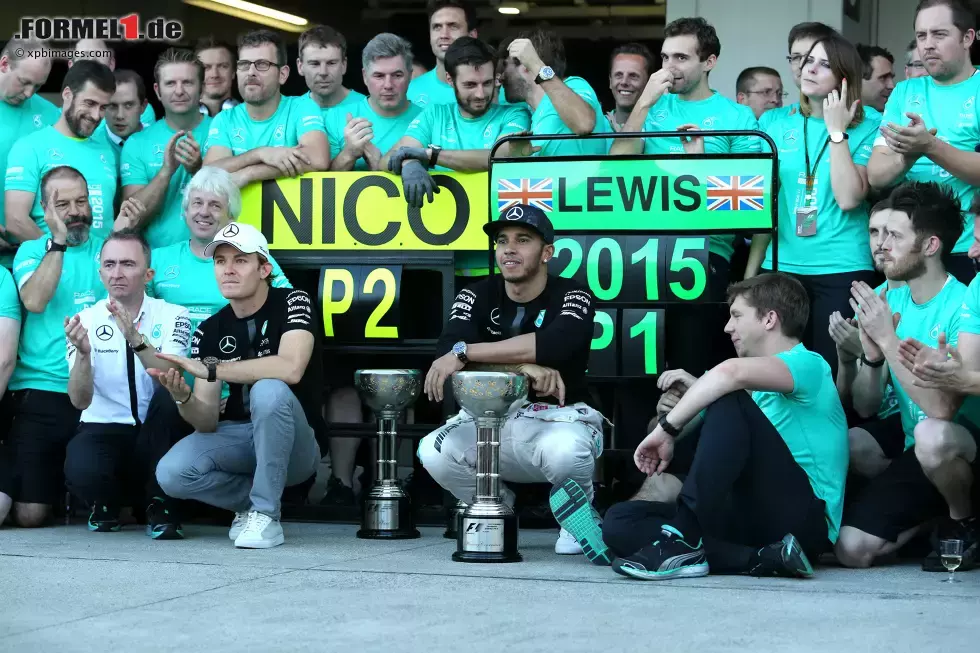 Foto zur News: Nico Rosberg (Mercedes) und Lewis Hamilton (Mercedes)