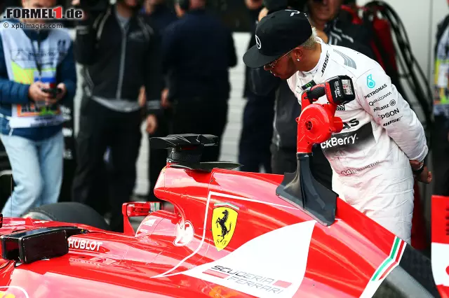 Foto zur News: ...beschweren. 2015 wurde er in Sotschi erwischt, als er im Parc Ferme einen Annäherungsversuch an Vettels Ferrari wagte. Der Meister der Konkurrenzbeobachtung war allerdings...