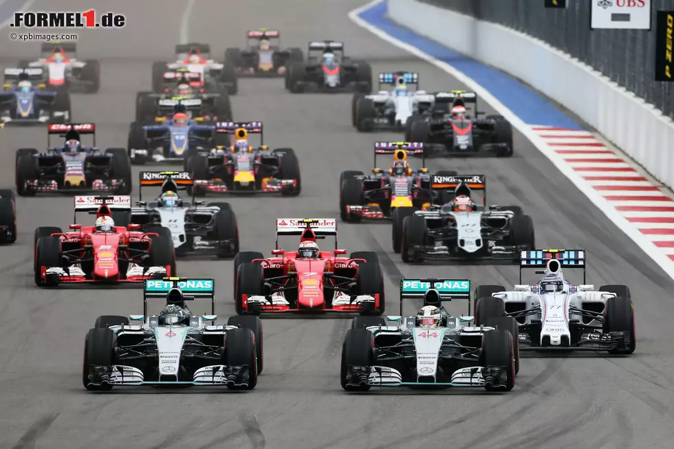 Foto zur News: Nico Rosberg (Mercedes) und Lewis Hamilton (Mercedes)