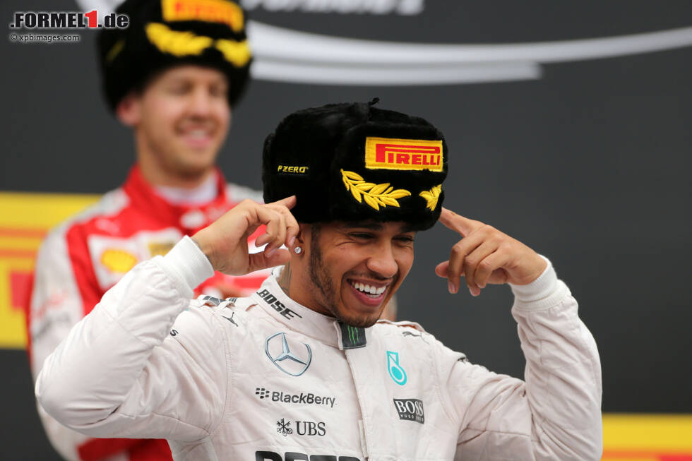 Foto zur News: Lewis Hamilton (Mercedes) und Sebastian Vettel (Ferrari)