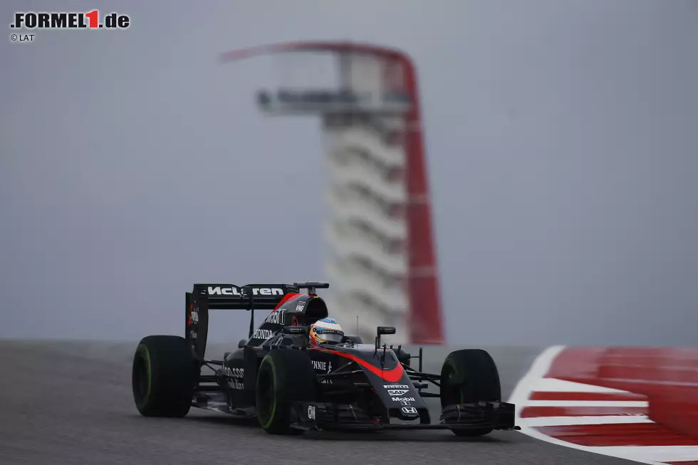 Foto zur News: Fernando Alonso (McLaren)