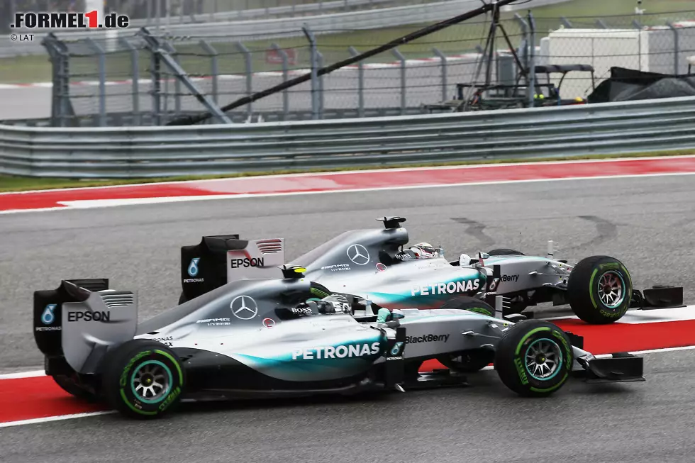 Foto zur News: Lewis Hamilton (Mercedes) und Nico Rosberg (Mercedes)